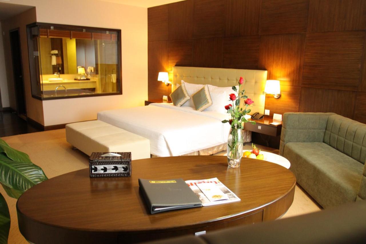 Aurora Hotel Plaza Bien Hoa Exterior photo