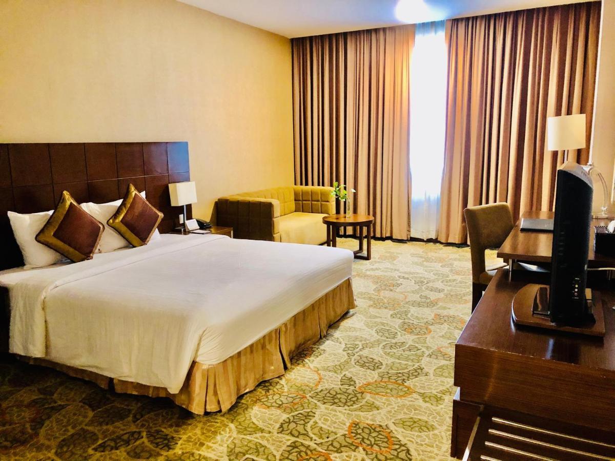Aurora Hotel Plaza Bien Hoa Exterior photo