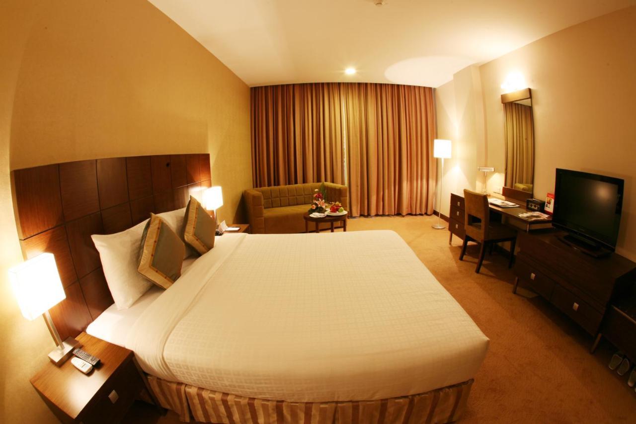 Aurora Hotel Plaza Bien Hoa Exterior photo
